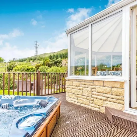 3 Bedroom Luxury Home, Hot Tub, Stunning Views Of Killin, Sitting On The River Dochart Exterior photo