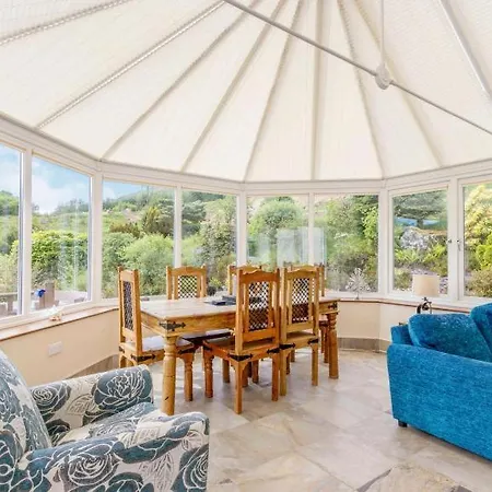 3 Bedroom Luxury Home, Hot Tub, Stunning Views Of Killin, Sitting On The River Dochart Exterior photo