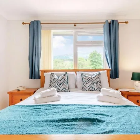 3 Bedroom Luxury Home, Hot Tub, Stunning Views Of Killin, Sitting On The River Dochart Exterior photo