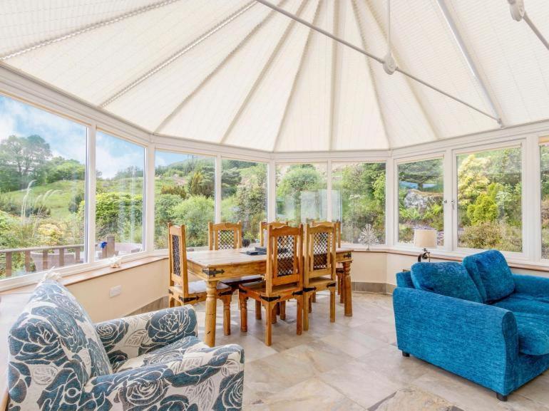 Villa 3 Bedroom Luxury Home, Hot Tub, Stunning Views Of Killin, Sitting On The River Dochart *