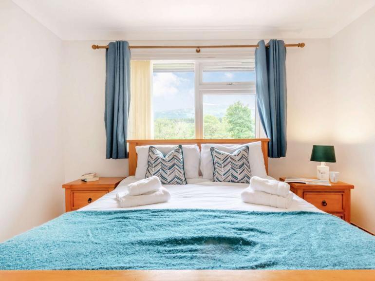 3 Bedroom Luxury Home, Hot Tub, Stunning Views Of Killin, Sitting On The River Dochart